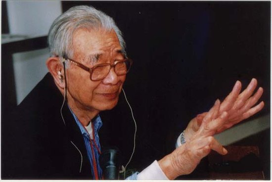百余经济学者参加于光远追思会 吴敬琏主持