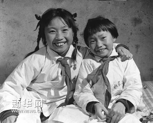 (图文互动·家国梦想·时代英雄谱)(7)致敬六十年代英雄人物:“自己活着是为了使别人更美好”