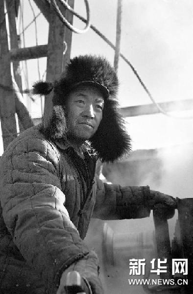 (图文互动·家国梦想·时代英雄谱)(3)致敬六十年代英雄人物:“自己活着是为了使别人更美好”