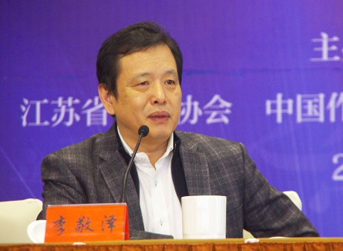 在网络文学的蓬勃发展中保持清醒 在网络文学的蓬勃发展中保持清醒
