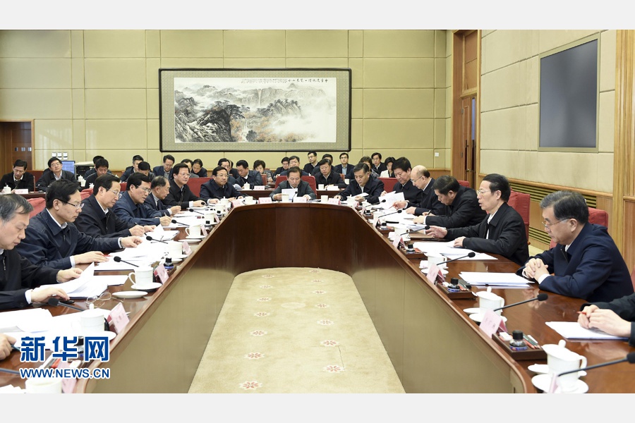 1月29日,中共中央政治局常委、国务院副总理、国务院食品安全委员会主任张高丽在北京主持召开国务院食品安全委员会第二次全体会议并讲话。 新华社记者 张铎 摄 1月29日,中共中央政治局常委、国务院副总理、国务院食品安全委员会主任张高丽在北京主持召开国务院食品安全委员会第二次全体会议并讲话。 新华社记者 张铎 摄