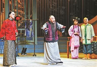 媒体揭秘2015年新年戏曲晚会:七常委同看反腐戏