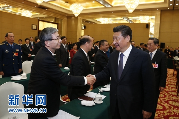 3月4日,中共中央总书记、国家主席、中央军委主席习近平看望出席全国政协十二届三次会议的民革、台盟、台联委员,听取委员们的意见和建议,并发表重要讲话。中共中央政治局常委、全国政协主席俞正声参加了看望和讨论。新华社记者 鞠鹏 摄 3月4日,中共中央总书记、国家主席、中央军委主席习近平看望出席全国政协十二届三次会议的民革、台盟、台联委员,听取委员们的意见和建议,并发表重要讲话。中共中央政治局常委、全国政协主席俞正声参加了看望和讨论。新华社记者 鞠鹏 摄
